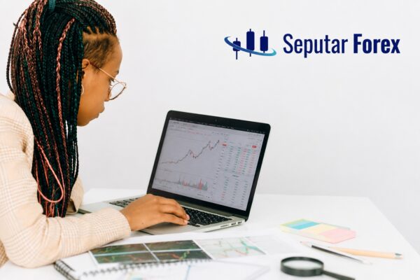 apa-itu-trader-forex-menganalisis-grafik